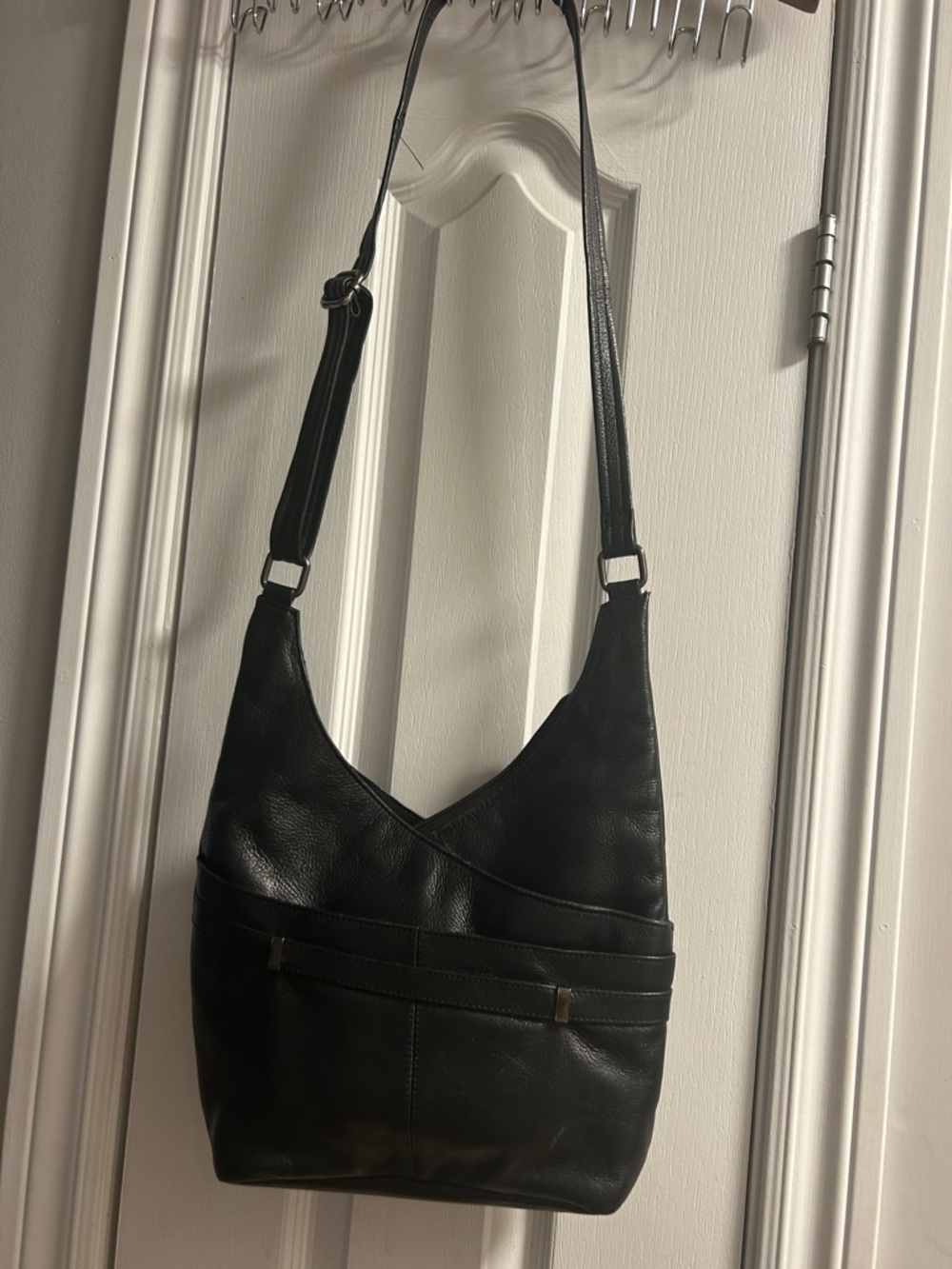 Classic Black Leather Crossbody Bag - Timeless Everyday Carry
